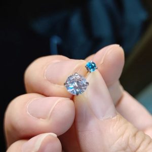 Titanium steel horseshoe ring heart-shaped zircon ear bone nail